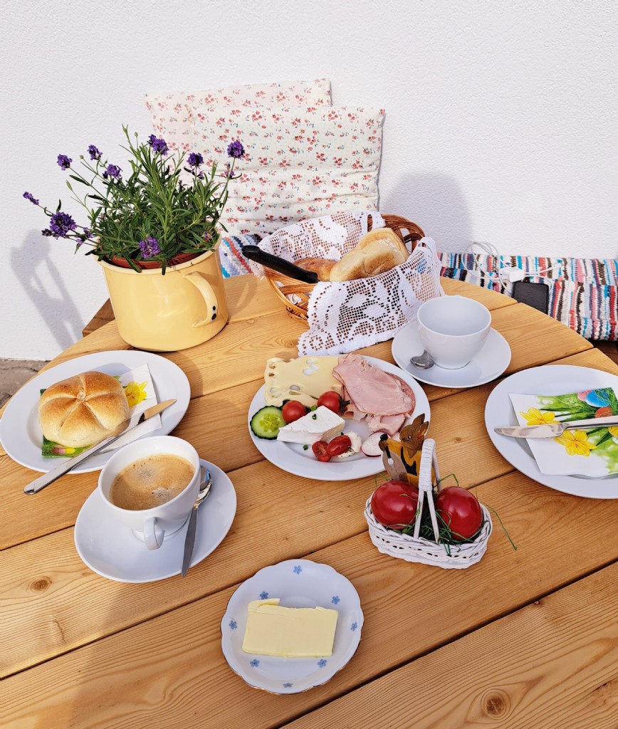 Frühstück im Hof
