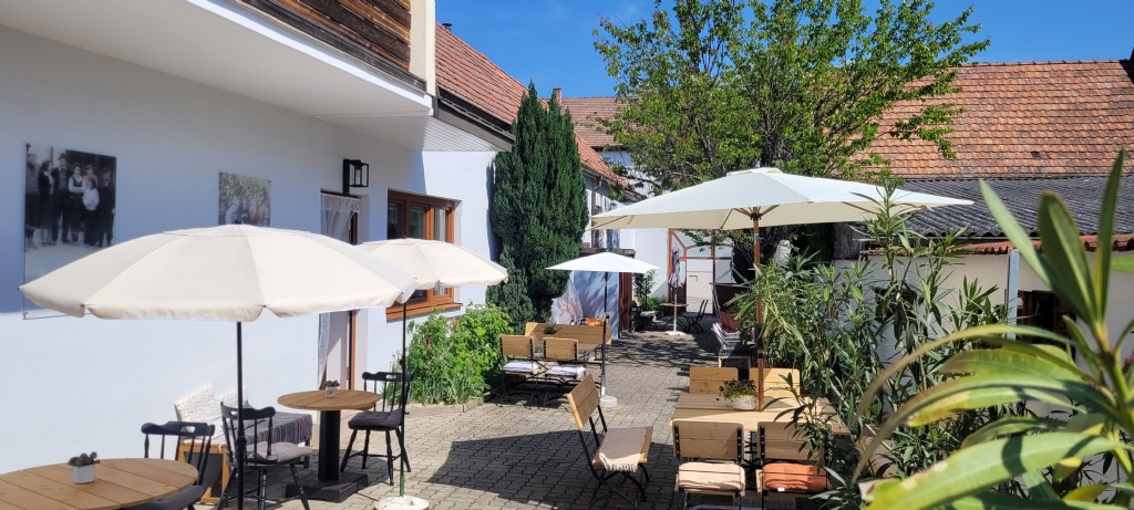 Frühstück im Hof