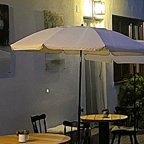 Hof bei Nacht